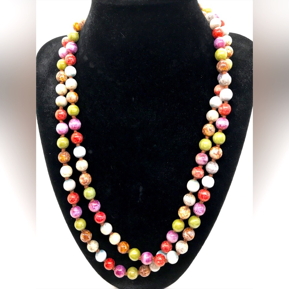 Vintage Graduated Multicolor Red Green White Jade Round Beads Necklace Estate